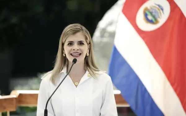 ¿Quién es Laura Fernández, la presidenta que promete reformar Costa Rica?