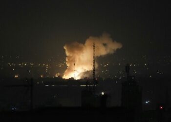 Israel ordena evacuar un pueblo del sureste de Líbano ante nuevo ataque contra Hizbulá