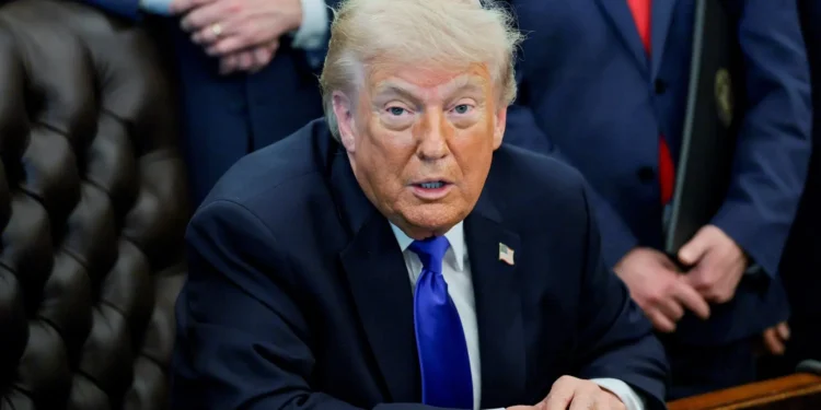 Donald Trump suspendió el “Proyecto Libertad” en el estrecho de Ormuz mientras avanzan las conversaciones con Irán