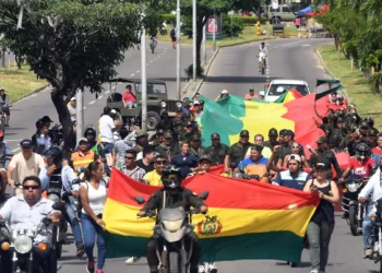 Afines a Evo Morales amenazan con sacar a Paz de la Presidencia con “convulsión social”