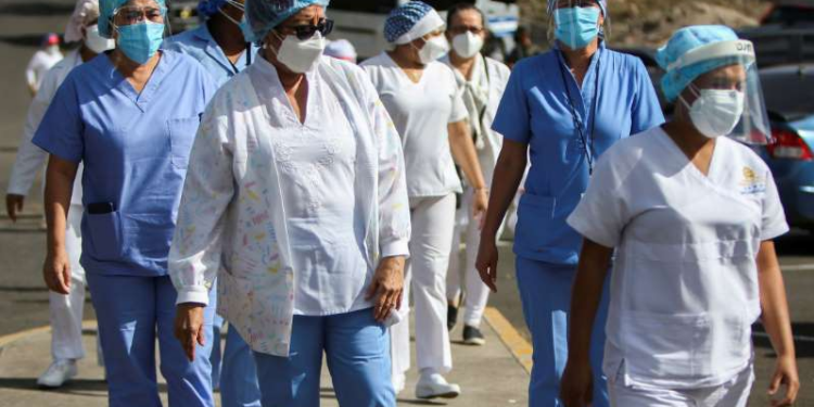 ¡Vocación que salva vidas! Enfermeras hondureñas conmemoran su día entre desafíos y compromiso