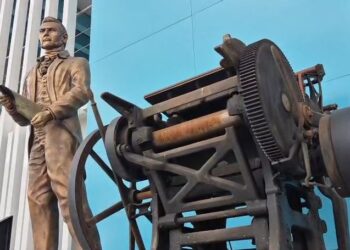 ¡Hasta la pata de óxido! así se encuentra la histórica imprenta que trajo Francisco Morazán