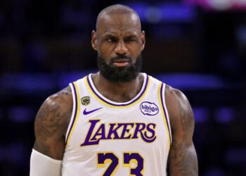 “Soñé con volar como él”: LeBron James habló de la comparación con Michael Jordan 