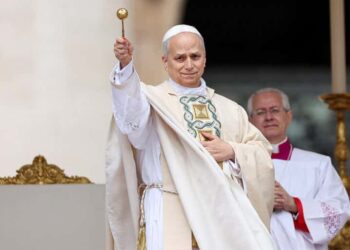 El papa insiste en que no se explote el nombre de Dios para fines políticos o militares