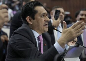 Mario Morazán: “Legalmente no he sido destituido, no se alcanzaron los votos”