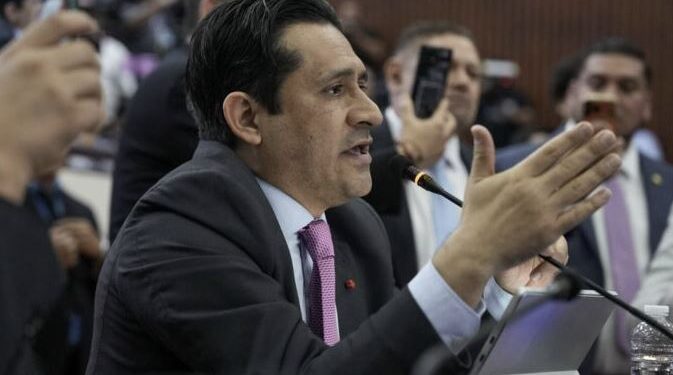 Mario Morazán: “Legalmente no he sido destituido, no se alcanzaron los votos”