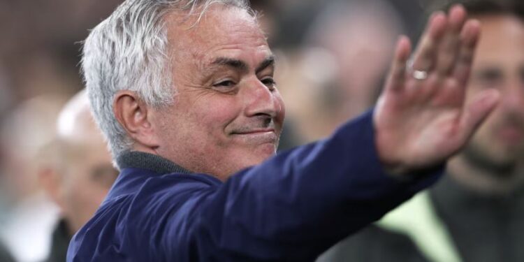 La “poderosa” formación con dos estrellas de Argentina con la que sueña el Real Madrid a la espera de Mourinho