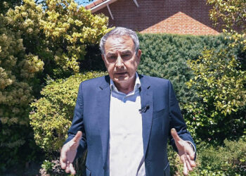 Zapatero, primer presidente del gobierno español imputado en un caso de posible corrupción