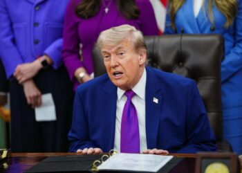 Trump afirma que hablará con Xi Jinping sobre la venta de armas a Taiwán durante su viaje a China