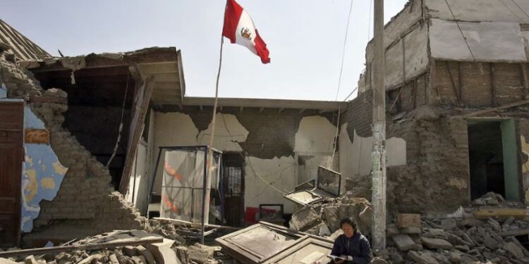 Un sismo de magnitud 6.1 estremeció la región Ica, al sur de Lima, Perú provocando daños estructurales