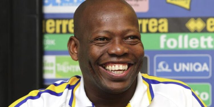 Faustino Asprilla arremetió contra un periodista deportivo: “Cree que porque ha visto 10 mundiales es lo mismo verlos que jugarlos”