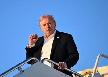 Donald Trump amenaza con “borrar de la faz de la Tierra” a Irán si ataca buques estadounidenses