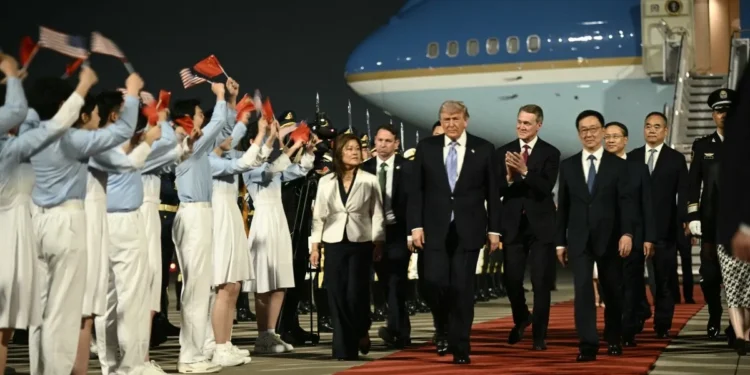 Donald Trump llega a Pekín para su segunda visita a China desde 2017