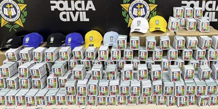 Incautan 200,000 vistas falsas del álbum del Mundial 2026
