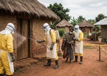 ¡80 decesos! Mortal brote de ébola golpea al Congo y ya deja contagio fatal en Uganda