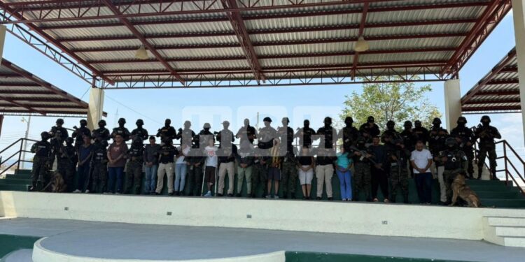 ¡Del lobo, un pelo! 14 capturados, dejó enorme operativo contra la 18 en la capital