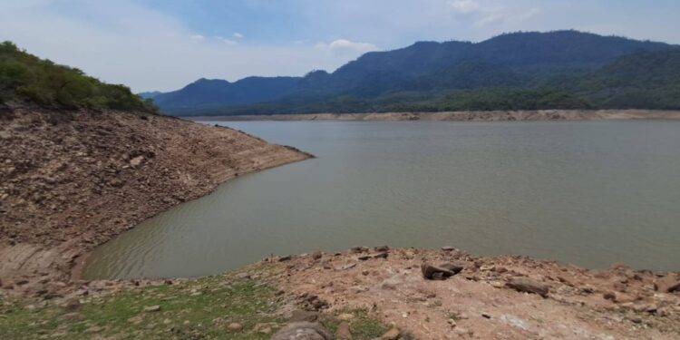 ¡No la desperdicie! El agua de las represas capitalinas se está acabando, advierte la AMDC