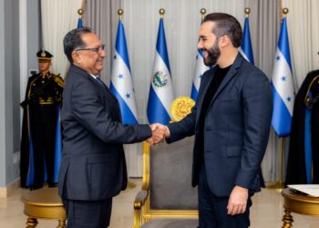 ¡Afloja Bukele! El embajador César Pinto se reúne con el presidente Nayib para fortalecer una alianza estratégica