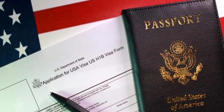 Estados Unidos comienza a revocar visas a extranjeras que viajan para dar a luz