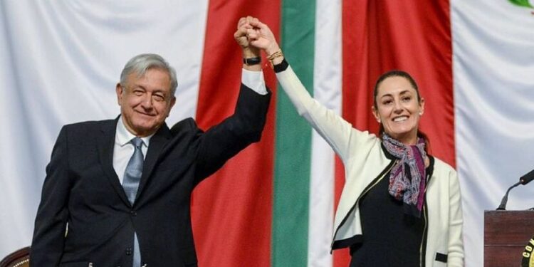 Andrés Manuel López Obrador apareció con carta de respaldo