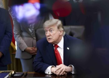 Trump exige a Irán que no «cause problemas» en Líbano o EEUU reanudará los ataques
