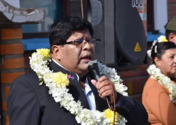 Alcalde de ciudad bloqueada en Bolivia pide evitar estado de excepción para prevenir muertes