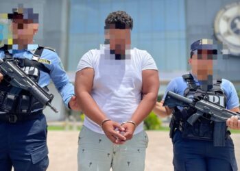 ¡Horroroso! Capturan a hombre acusado de abusar de su propia hija tras la muerte de su madre