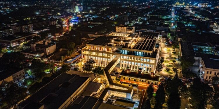 Bukele inaugura el nuevo Hospital Rosales