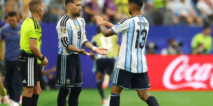 Alarma en la Selección Argentina: Cuti Romero salió lesionado ante Austria