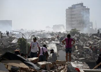 Casi mil muertos y más de 50,000 desaparecidos tras doble terremoto en Venezuela