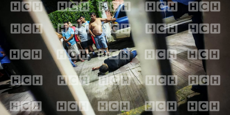 ¡Ataque despiadado! De múltiples impactos de bala asesinan a un hombre en la colonia San Miguel de la capital