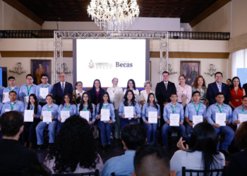 Destinan L224 millones para becas universitarias con apoyo mensual de L4,000
