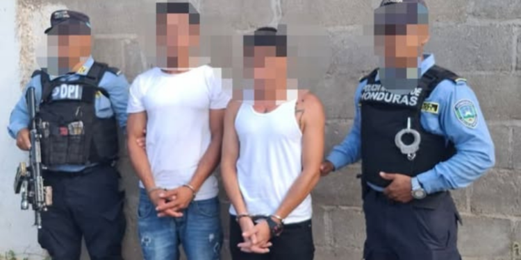 Detienen a dos hombres por presunto abuso sexual y amenazas contra la víctima