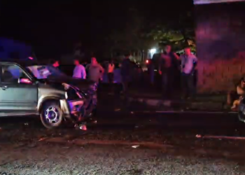 Dos heridos, deja brutal choque en barrio El Benque | Móvil Emergencia SPS