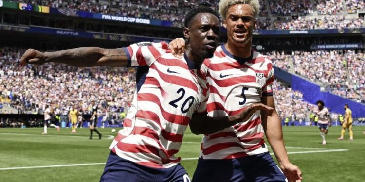 Estados Unidos vence a Australia, avanza con autoridad y se coloca como líder de su grupo