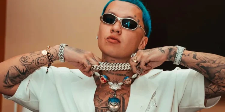 El cantante Blessd con un pie en la cárcel, por un delito grave