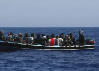 EE.UU. intercepta un barco con 240 migrantes haitianos cerca de las Islas Turcas y Caicos