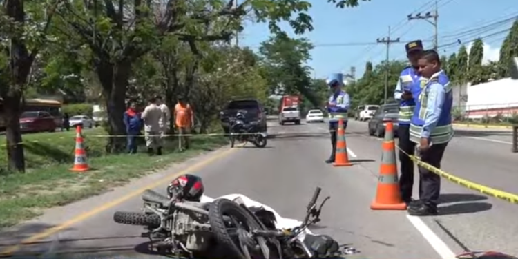 Empleada de pollera pierde la vida tras impactar con “rapidito” en Villanueva