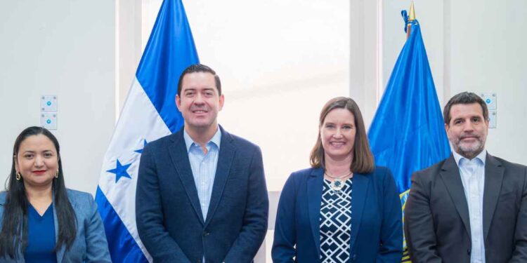 Honduras firma préstamo de 100 millones de dólares con el BID