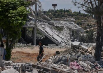Un nuevo bombardeo paquistaní en el este de Afganistán dejó al menos 28 civiles muertos
