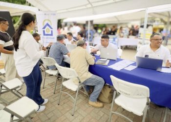 IP fortalece atención ciudadana en feria de servicios para personas desplazadas y en riesgo