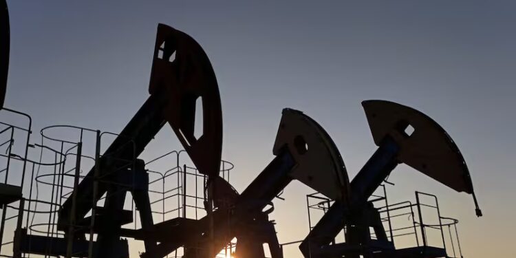 El petróleo de Texas sube un 2.2 %, hasta 70.75 dólares, atento a la tregua de EEUU e Irán