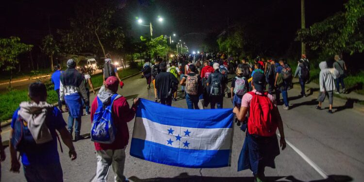 Conadeh advierte que miles de hondureños siguen huyendo del país por falta de protección frente a la violencia y el desplazamiento