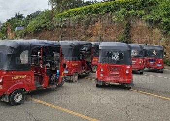 ¡Protesta! Mototaxistas de Campamento rechazan ingreso de unidades “ilegales”