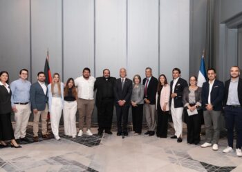 Nasry Asfura se reúne con compatriotas en Alemania y resalta su contribución a Honduras