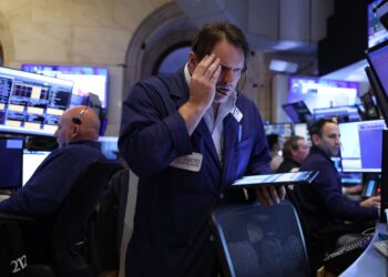 Wall Street cae con fuerza por la inflación en EE.UU. y la tensión entre Washington y Teherán
