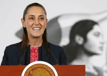 Sheinbaum pide al embajador de EE. UU. respetar a México