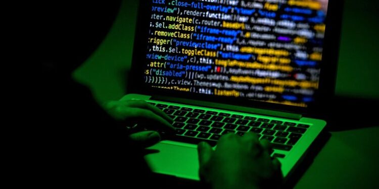 Si usas Teams, Outlook y OneDrive, debes saber sobre “Kali365”, la amenaza que usa correos electrónicos fraudulentos