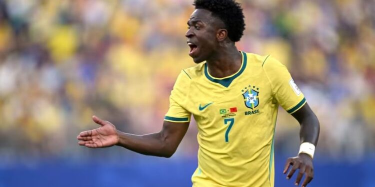 Vinícius se convierte en el salvador de Brasil