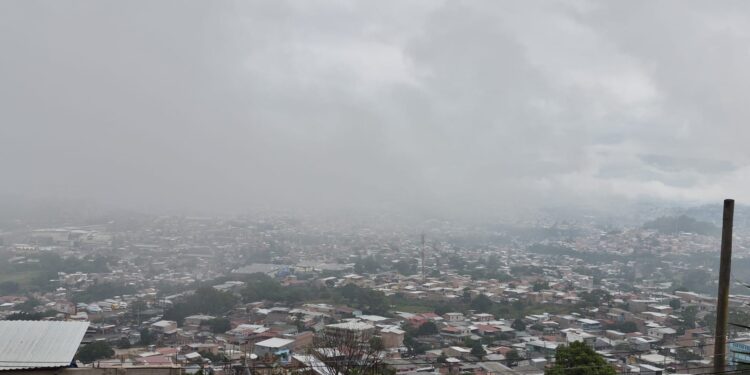 Influencia de tormenta tropical Cristina continuará dejando lluvias y vientos racheados en la mayor parte del país